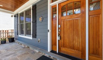 8905 HEMPSTEAD Ave, Bethesda, MD 20817
