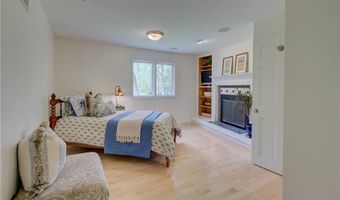 23 Pine Top Rd, Barrington, RI 02806