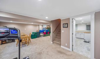 911 Mesa Verde Pl, Ames, IA 50014