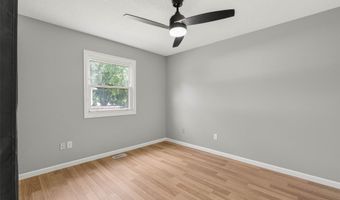 215 25th Ave SW, Altoona, IA 50009