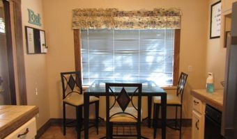 904 S 10th St Ct, Artesia, NM 88210