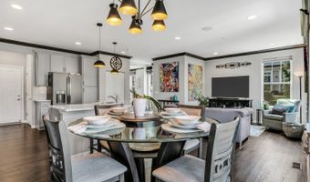 3227 N Heritage Ln, Arlington Heights, IL 60004