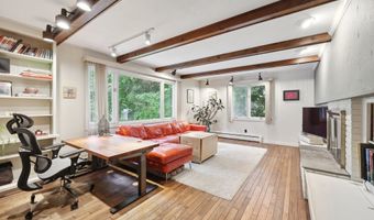 10 Pleasant Point Rd, Branford, CT 06405