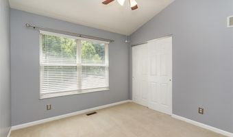 876 Kiefer Trails Dr, Ballwin, MO 63021