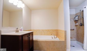 42577 SUNSET RIDGE Sq, Ashburn, VA 20148