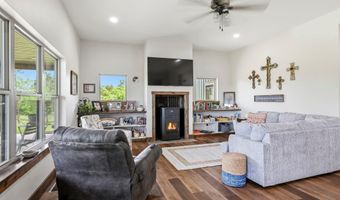 11830 Farm Road 1195, Aurora, MO 65605