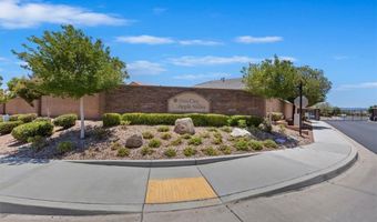 10351 Lakeshore Dr, Apple Valley, CA 92308