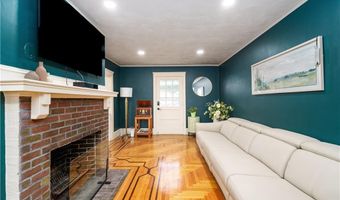 821 Post Rd, Warwick, RI 02888