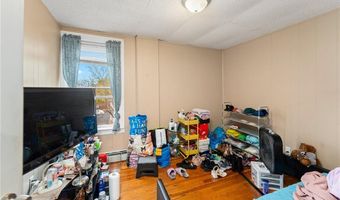 77 Fales St, Central Falls, RI 02863