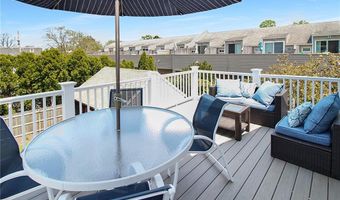28 W Narragansett Ave, Newport, RI 02840