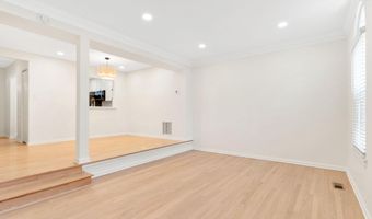 6630 MEDINAH Ln, Alexandria, VA 22312