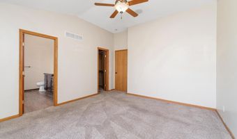 1421 N Lakeside Dr, Andover, KS 67002