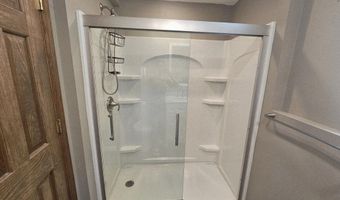 1507 Squire Ln, Aberdeen, SD 57401