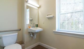 376 Dry Bridge Rd B2, North Kingstown, RI 02852