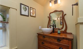 192 Western Ave, Brattleboro, VT 05301