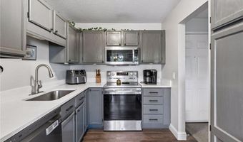 7624 157th St W 307, Apple Valley, MN 55124