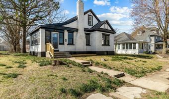 110 W Locust St, Aurora, MO 65605