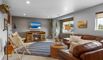 7180 VISTA RIDGE Dr, Brookings, OR 97415