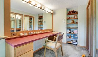 8210 Sundi Dr, Anchorage, AK 99502