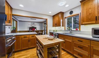 2099 Fickle Hill Rd, Arcata, CA 95521