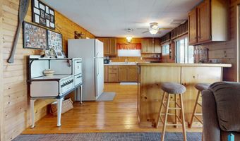 10 S Oakwood Shoreline Dr, Bruce, SD 57220