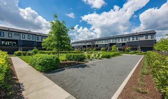 20305 SAVIN HILL Dr, Ashburn, VA 20147