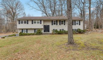 8 Apple Blossom Ct, Airmont, NY 10952
