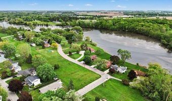 937 Riverview Dr, Alma, MI 48801