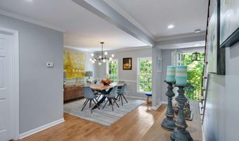 813 Lakeshore Dr, Berkeley Lake, GA 30096