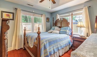 14 Kaylor Dr, Arden, NC 28704