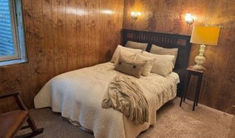 322 5th St E, Bottineau, ND 58318