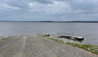 106 SHORE Dr, Big Sandy, TN 38221