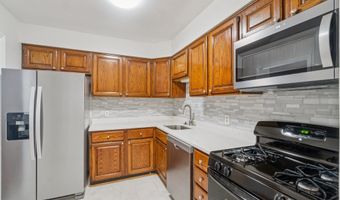 7260 GLEN HOLLOW Ct 60/4, Annandale, VA 22003