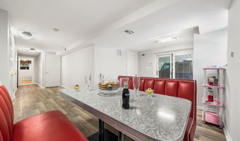 3843 30TH St N, Arlington, VA 22207