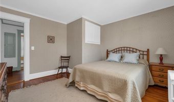 4 Van Zandt Ave, Newport, RI 02840