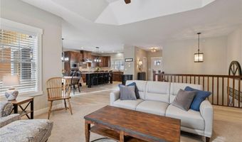 15653 Cobblestone Lake Pkwy, Apple Valley, MN 55124