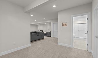 216 Hickory Ln, Adams Twp., PA 16046