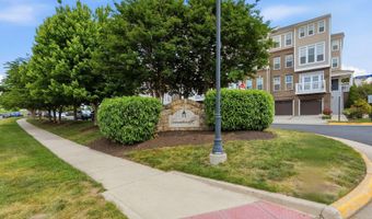 42167 CANARY GRASS Sq, Aldie, VA 20105