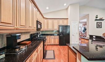 28 Pond View Cir, Barnegat, NJ 08005