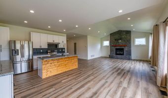 36 COLUMBINE St, Alpine, WY 83128