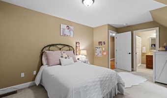 28 Hoop Pole Hill Rd, Chester, CT 06412
