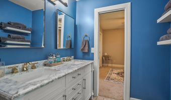 70 Dolphin Point Dr, Beaufort, SC 29907