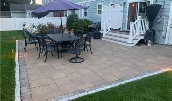 36 Keeher Ave, Newport, RI 02840