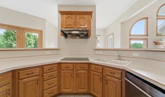 2402 Suncrest Dr, Ames, IA 50014