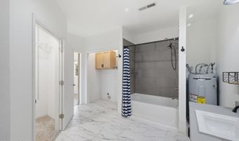 202 N Walnut St, Anderson, MO 64831