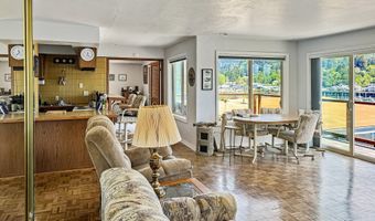 222 DEL NORTE Ln 17, Brookings, OR 97415