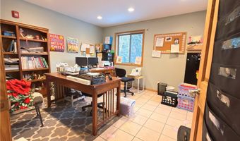 2328 N Hillcrest Pkwy, Altoona, WI 54720