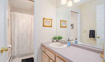 20 Laura Dr, Danbury, CT 06811