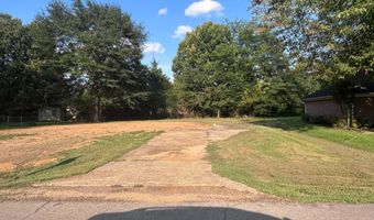 305 Kenwood Dr, Amory, MS 38821