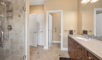 13 Stonegate Cir, Cheshire, CT 06410